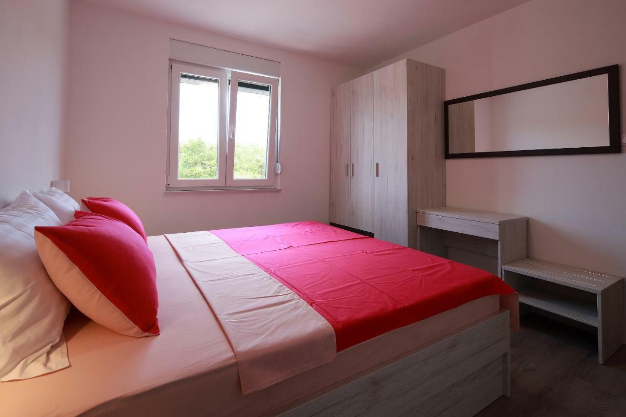 Apartmani Judita Pinezici  Luaran gambar