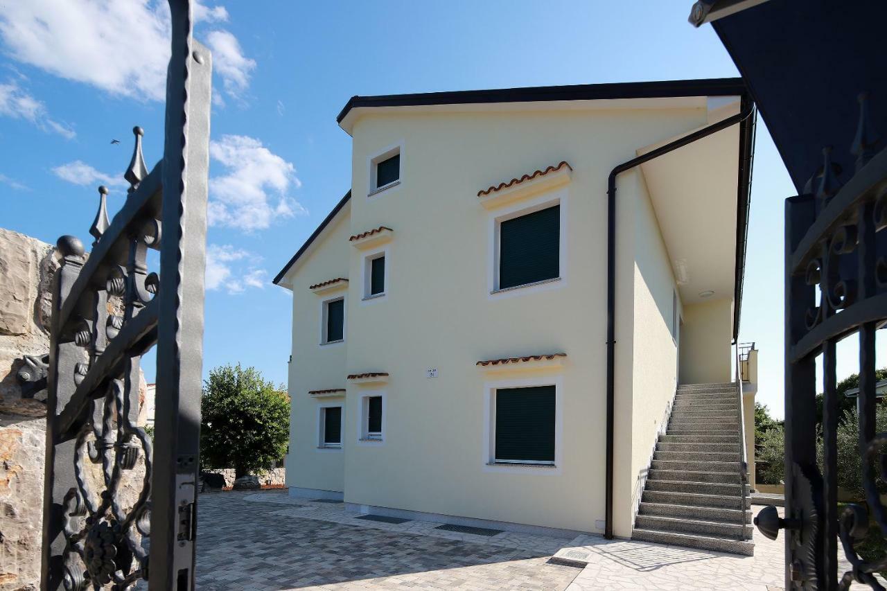 Apartmani Judita Pinezici  Luaran gambar