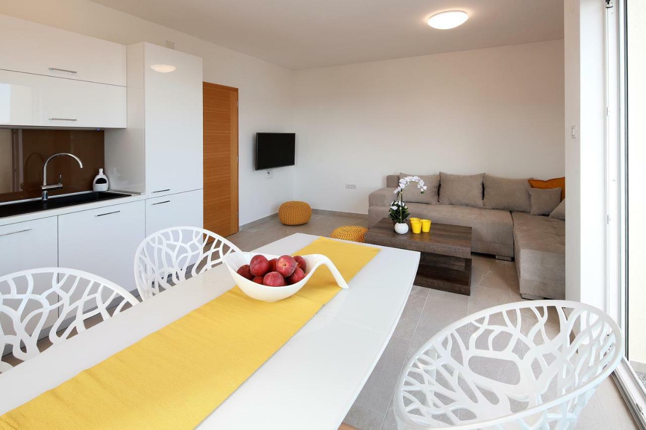 Apartmani Judita Pinezici  Luaran gambar